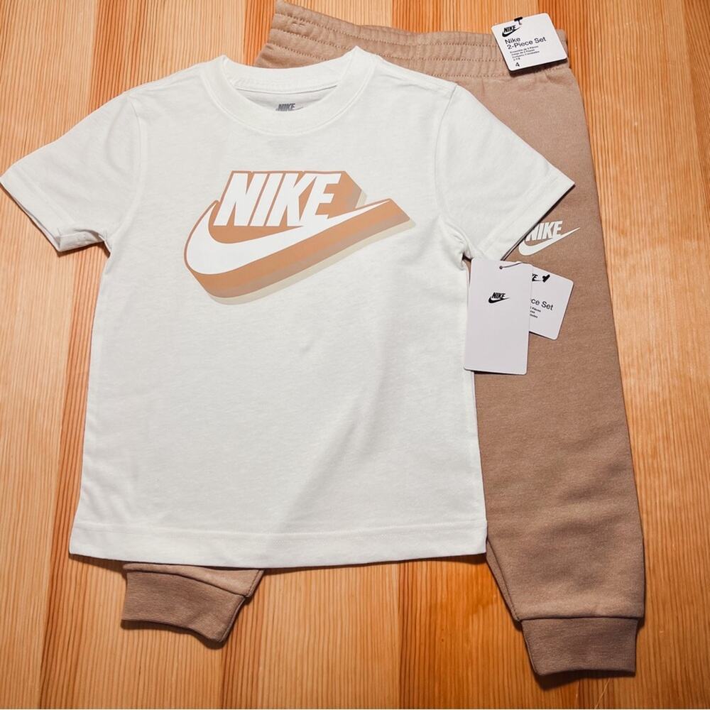 Nike Boys T-shirt and Jogger Set